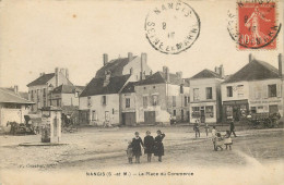 SEINE ET MARNE  NANGIS  La  Place Du Commerce - Nangis