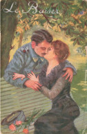 COUPLE - Le Baiser Sur Le Banc - Colorisé - Carte Postale Ancienne - Couples