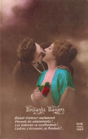 COUPLES - Brûlants Baisers - Baiser D'amour Seulement - Carte Postale Ancienne - Koppels