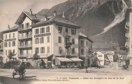 Chamonix * Rue * Hôtel Des étrangers En Face De La Gare * Restaurant * Attelage - Chamonix-Mont-Blanc