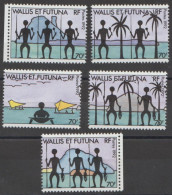 WALLIS Et FUTUNA  :Vue Des Îles : Guerriers, Pêcheurs, Palmier, Pirogue - - Neufs