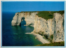 ETRETAT  ( SEINE MARITIME )     LE MANNEPORTE EST UNE DES FALAISES . . . - Etretat