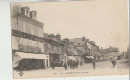 Delcampe - Vierzon 18  Carte Non Circulée  Place D'Armes Tres Tres Animée-Mercerie-Modes_Librairie  Epicerie Et Café - Vierzon