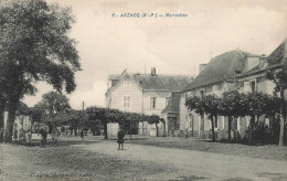 Arzacq * Marcadieu * Place Village * Marcadieu * Villageois Enfants - Autres & Non Classés