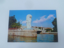 Original Vintage Postcard - The Merlion Guarding Singapore River (#2330) - Singapour