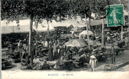 Roanne Le Marché Market Mercato Loire Cpa Voyagée Sortie De Carnet En B.Etat - Roanne