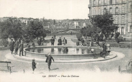 Brest * La Place Du Château * La Fontaine - Brest