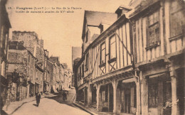 Fougères * La Rue De La Peinterie , Bordée De Maison à Arcades Du XVème Siècle - Fougeres