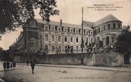 Beaugency * Rue Et L'ancien Château , Hôtel De L'abbaye J. SAUX Propriétaire - Beaugency