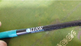 B9 / IFAW PROTECTION DES ANIMAUX - Pens