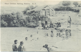 Maori Children Bathing - Rotorua N.Z. - Nouvelle-Zélande