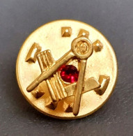 Broche Maçonnique De Col De Veste (type Pin's) "Equerre & Compas" Symbole Franc-maçon / Franc-maçonnerie - Brochen