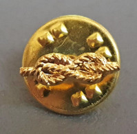 Broche Maçonnique De Col De Veste (type Pin's) "Corde à Noeud" Symbole Franc-maçon / Franc-maçonnerie - Spille