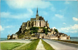 17-11-2023 (2 V 30) France - Le Mont Saint Michel - Kirchen U. Kathedralen