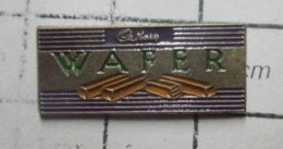 918C Pin's Pins / Beau Et Rare / ALIMENTATION / WAFER CADBURY GATEAUX BISCUITS CHOCOLAT - Golf