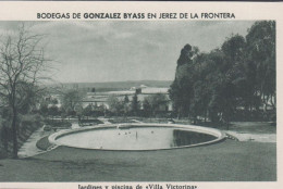 1930. ESPANA. Fine Postcard With Sherry Motive. BODEGAS DE GONZALEZ BYASS EN JEREZ DE LA FRONTERA. Jardine... - JF445056 - Autres & Non Classés