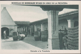 1930. ESPANA. Fine Postcard With Sherry Motive. BODEGAS DE GONZALEZ BYASS EN JEREZ DE LA FRONTERA. Entrada... - JF445066 - Sonstige & Ohne Zuordnung