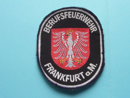 BERUFSFEUERWEHR >> FRANKFURT A. M. ( See SCAN ) Textiel ( 9 X 7 Cm. ) ! - Bomberos