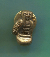 Boxing Box Boxen Pugilato - GOLDEN GLOVES New York News, Vintage Pin  Badge  Abzeichen - Boxeo