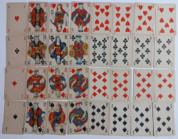 Ancien Jeu De 32 Cartes à Jouer Avec Nom Pour Chaque Personnage Figurine - Sonstige & Ohne Zuordnung