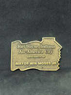 °OB1 Médaille Métaux? 148g  Fort Wayne, Indiana All-America City Compliments Of Mayor Win Moses JR. - Estados Unidos