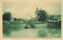 Redon * Le Trafic Maritime Important Sur Le Canal De Nantes à Brest * Péniche Batellerie - Redon