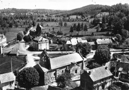 Ydes Bourg * Vue Générale Du Village Et L'église - Autres & Non Classés