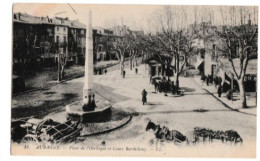 CPA-  13 AUBAGNE - Place De L' Obélisque Et Cours Barthélemy     NON CIRCULEE   ANIMEE    -TBE- - Aubagne