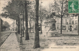 Fontainebleau * La Place Denecourt * Hôtel De L'aigle Noir - Fontainebleau