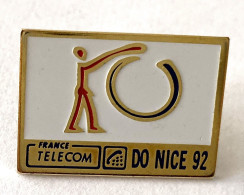 PINS FRANCE TELECOM DO NICE 92 ( Signé Vivien Isnard ) / 33NAT - France Telecom