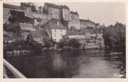 70. PESMES . Le Château Et Ancien Pont . Carte Taxée à 10 Fr - Pesmes