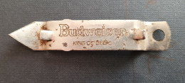 Ancien Décapsuleur Ouvre Boîte Perce Boîte BUDWEISER King Of Beers - Flaschenöffner