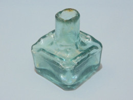 -ANCIEN ENCRIER PORTE PLUME En VERRE BLEU/VERT Déco Bureau POILUS 14/18    E - Inkwells