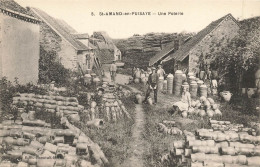 58 - NIÈVRE - SAINT-AMAND-EN-PUISAYE - Une Poterie - 10520 - Saint-Amand-en-Puisaye