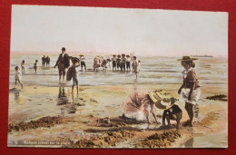 CPA  -Enfants Jouant Sur La Plage - Sonstige & Ohne Zuordnung