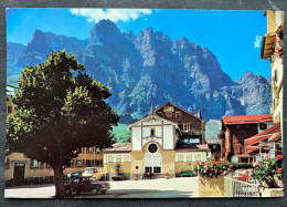 Leukerbad Dorfplatz Mit Leeshörner/ Oldtimer Autos - Loèche-les-Bains