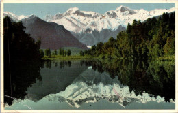 18-11-2023 (2 V 33) New Zealand (posted To England 1960 & Re-directed) Lake Matheson - Nouvelle-Zélande