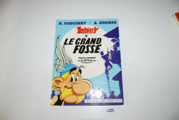 C235 Ancienne BD - Astérix - Uderzo - Le Grand Fossé - Astérix