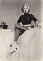 Figure Skating Marta Hyer Postcard 1964 - Patinage Artistique