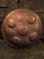 Ancien Bouclier Rondache Indo-Persan Dinanderie Cuivre Épais. Inde Indopersian Copper Shield - Art Oriental