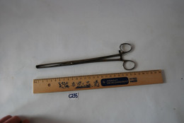 C235 Instruments De Docteur - Sciences Médicales - Chirurgie - Antic - Medical & Dental Equipment