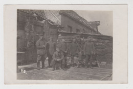 Schoorbakke  Pervijze  Diksmuide  FOTOKAART  Duitse Soldaten In Een Stelling Voor Café In 't Hof Van Commercie - Diksmuide