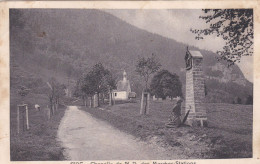 Broc, Les Marches, Stations Du Chemin De Croix, Femme Agenouillée - Broc