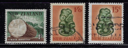 NEW ZEALAND 1960,1967 SCOTT #343,345,394 USED - Used Stamps