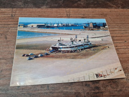 Postcard - Ship, Hovercrafts     (V 37695) - Aéroglisseurs