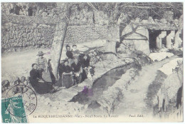 LA ROQUEBRUSSANNE (83) – Neuf Fonts. Le Lavoir. Lavandières, Laveuses. Editeur Paul. - La Roquebrussanne