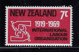 NEW ZEALAND 1969 ILO 50th  SCOTT #421  MNH - Ongebruikt