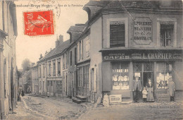 CPA 72 BESSE SUR SARTHE / RUE DE LA FONTAINE / L.CHARTIER SPECIALITE DE CAFES - Autres & Non Classés