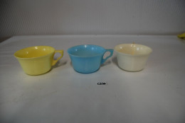 C236 3 Tasses Vintage - Art Deco - 1970 80 - Art Nouveau / Art Deco