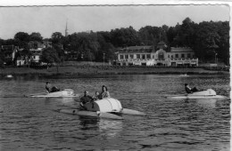 Bagnoles De L'orne Un Coin Du Lac Et Casino - Bazoches Sur Hoene